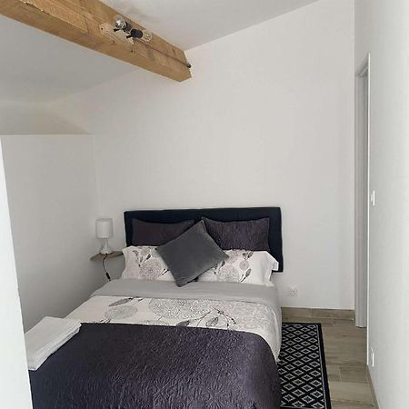 Bel Appartement Au Coeur Du Village De Sartene Sartène Exterior foto