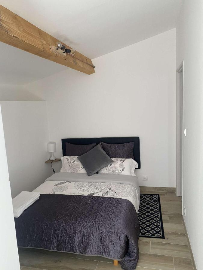 Bel Appartement Au Coeur Du Village De Sartene Sartène Exterior foto